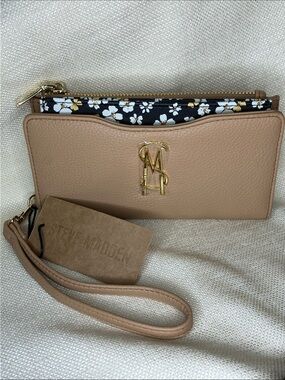 Steve Madden Bi-fold Wristlet Wallet Clutch Camel